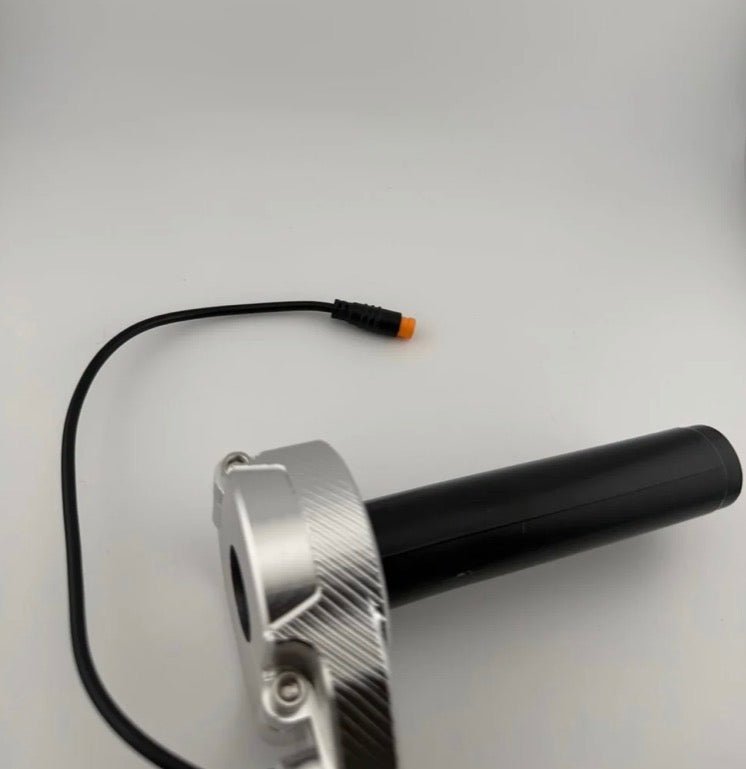 CNC aluminum throttle for e-bikes with a pre-wired connector for easy installation.